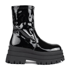 Patentsvarta ankelboots på hög plattform