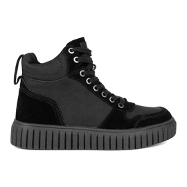 Svarta stövlar av naturläder med tjock präglad sula