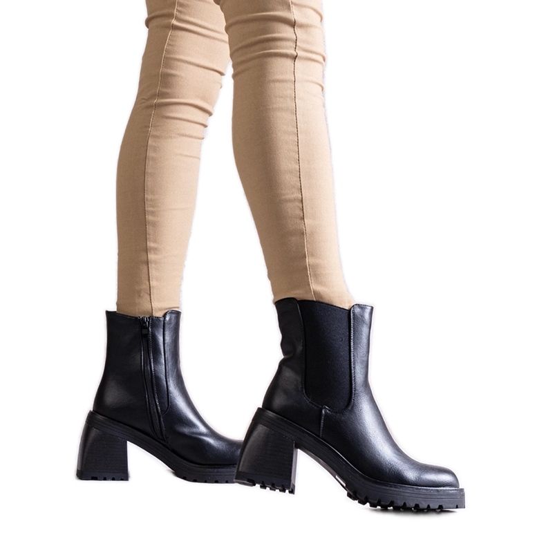 Svarta ankelstövlar för kvinnor gjorda av Ariane eco-läder
