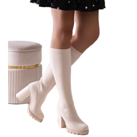 Beige Saria högklackade slip-on boots