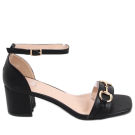 Svarta sandaler med klack