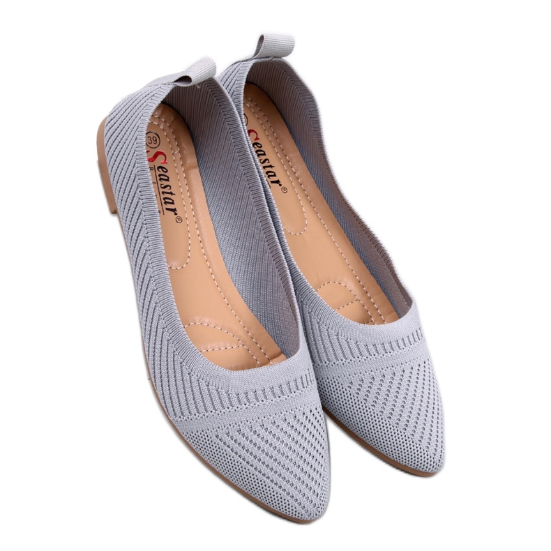 Grå vävda balettlägenheter