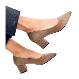 Kaki pumps med låg klack brun