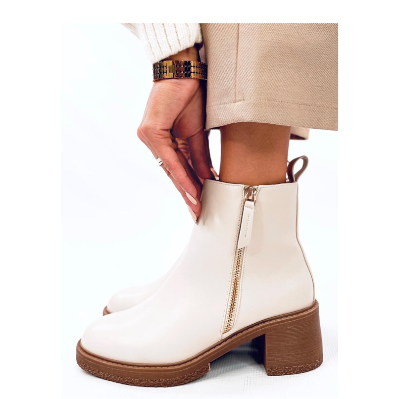 Guire Beige högklackade ankelboots - Inello