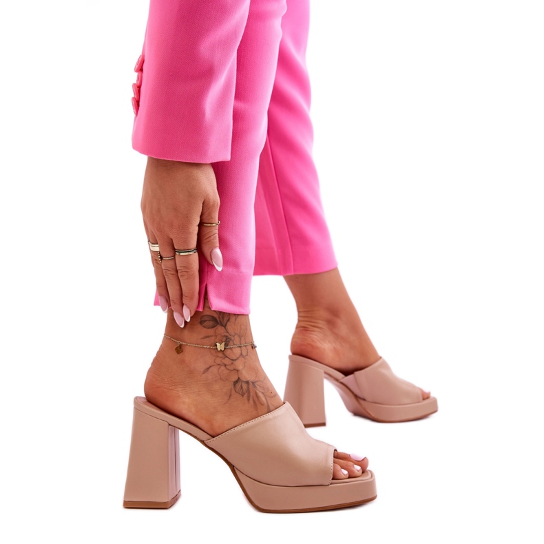 Beige flipflops med hög klack för kvinnor