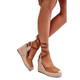 Kamelsandaler med snörning brun