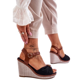 Svarta kilsandaler för kvinnor