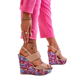 Beige damsandaler med kil