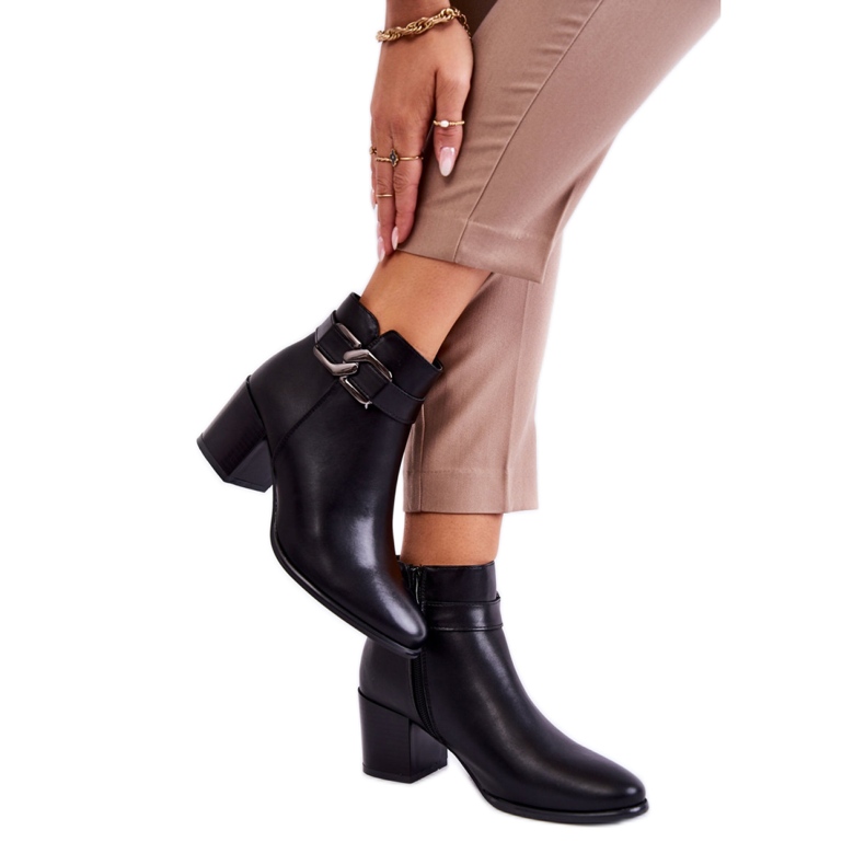 Ankelstövlar för kvinnor av ekologiskt läder.Svarta