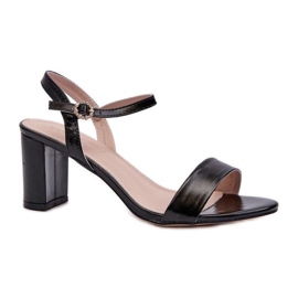 Jezzi Kvinnors sandaler på stolpen svart