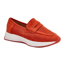 Orange genombrutna mockasiner