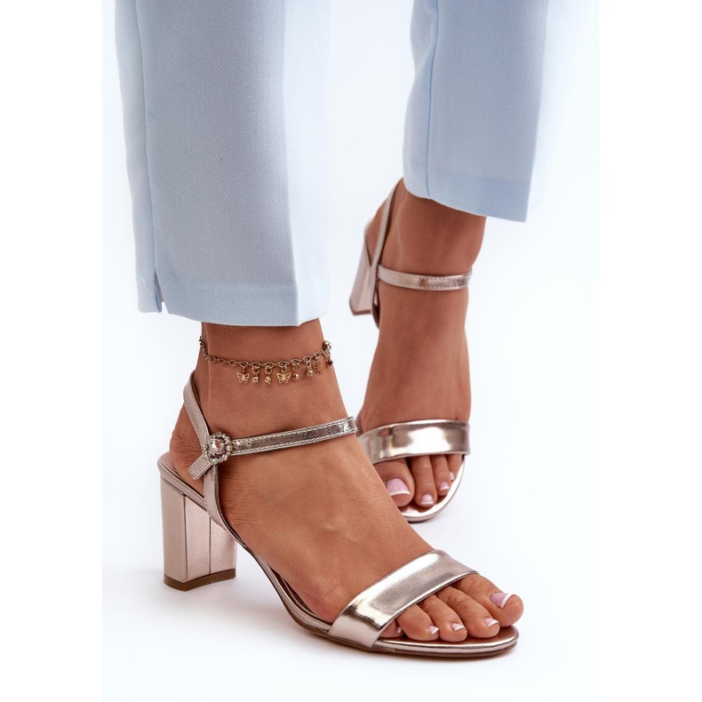 Guld/champagne sandaler gyllene