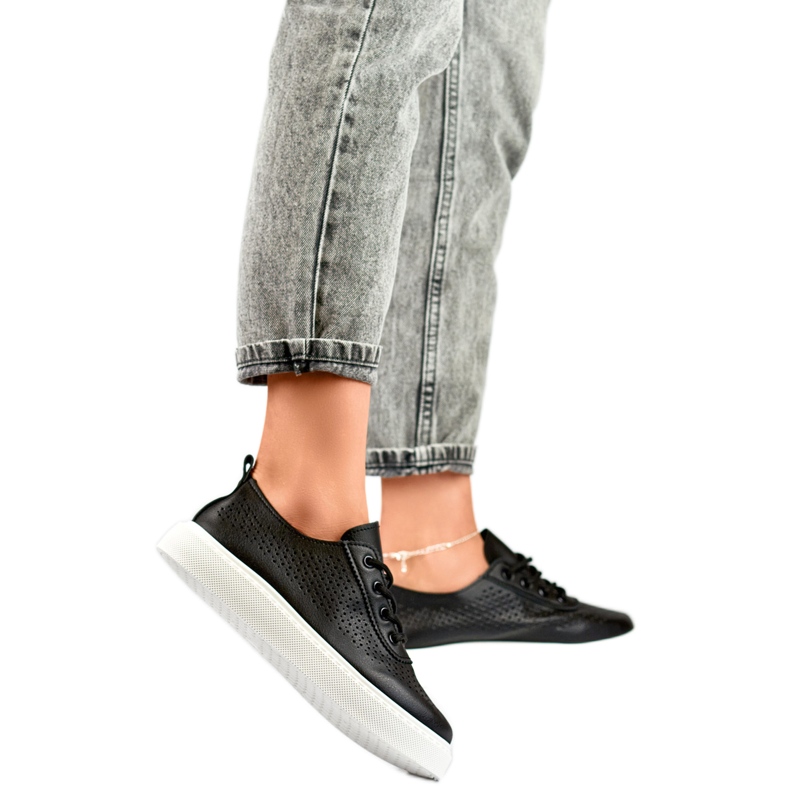 Modell 777-1B Svarta sneakers - PRIMO