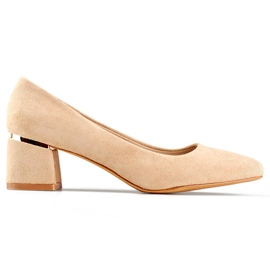 Lågklackade pumps i beige mocka, bekväma beige damskor