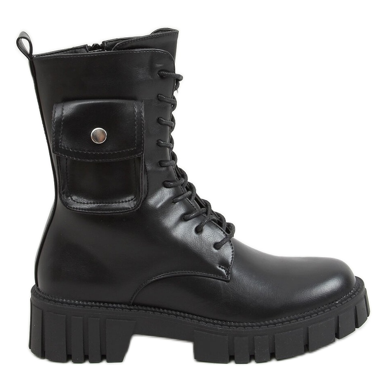 Arbetare med en Maruna Black-väska svart