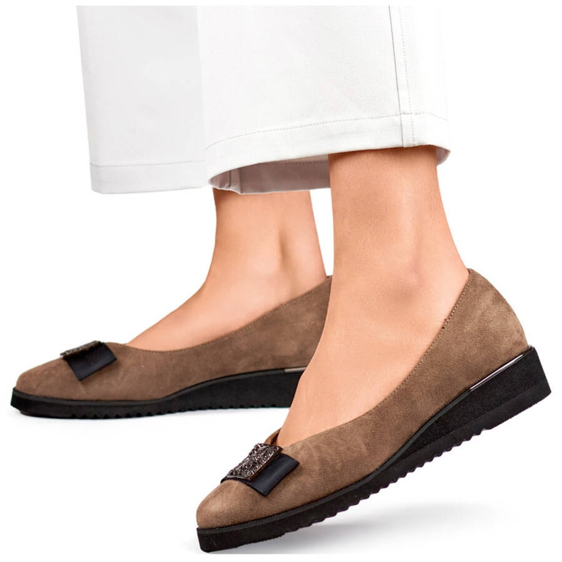 Kilskor i mocka för kvinnor med taupe dekoration GD-FL766T beige