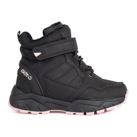 Svarta isolerade flickstövlar