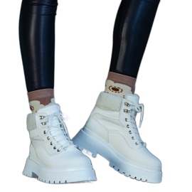 Vita sneakers med tjock sula och päls från Best