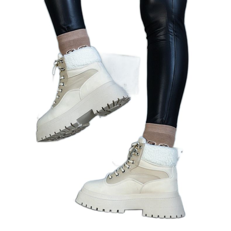 Beige sneakers med tjock sula och päls från Best