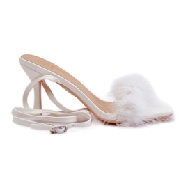 Vita Emilettra högklackade sandaler med fjädrar
