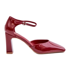 Burgundy Emindria patent eco läder pumps på en hög klack röd