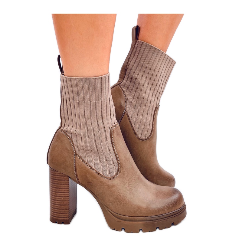 Ankelstövlar med klack i kaki brun