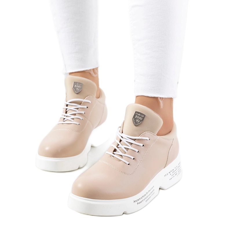 Beige Damsportsneakers på plattformen