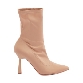 Stövlar i mörkt beige tyg