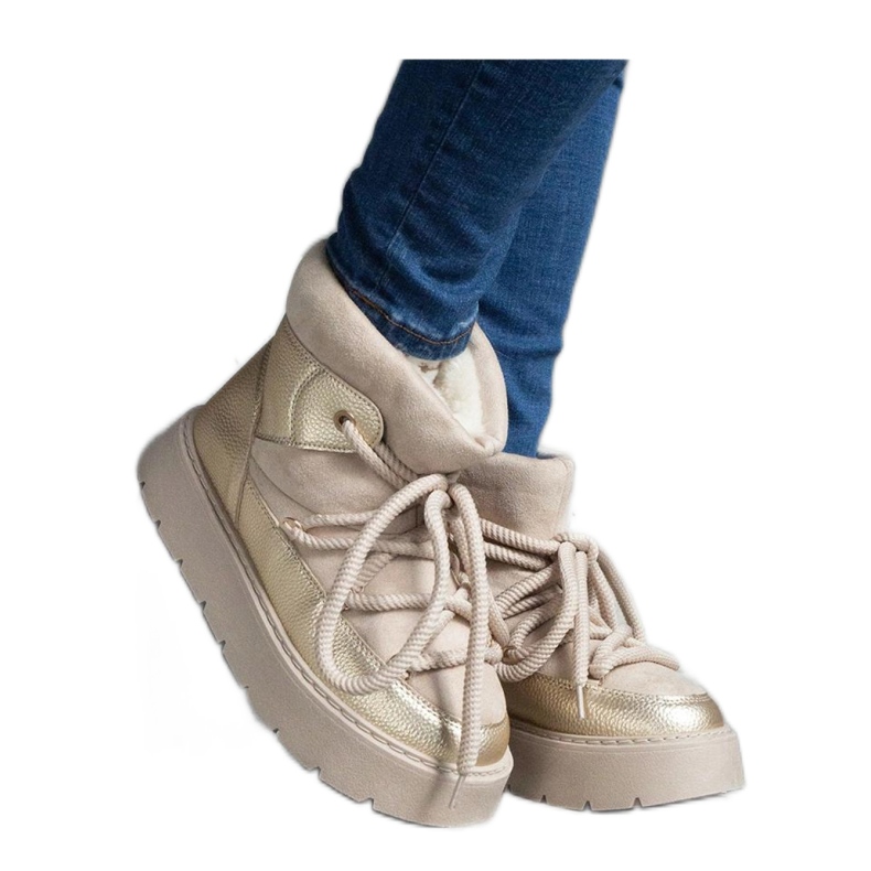 Beige plattformssnöskor isolerade med Sapphi - Solea-päls