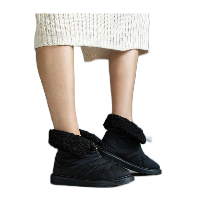 Svarta isolerade snöstövlar med manschett Caellita - Solea