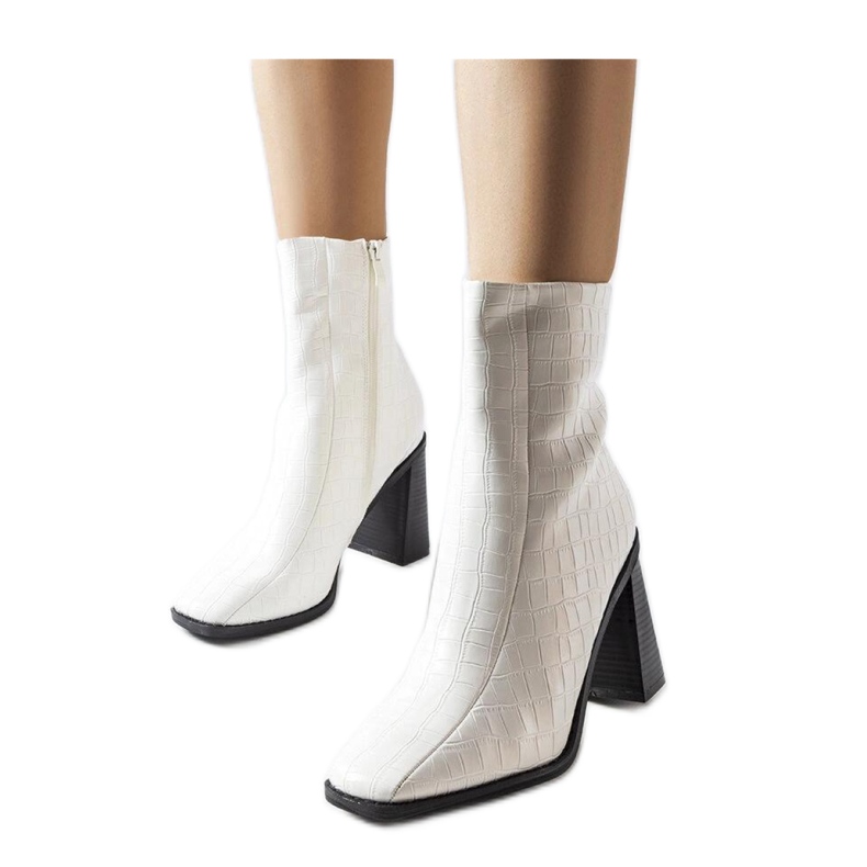 Vita stövletter med krokodilimitation Belluci - Solea