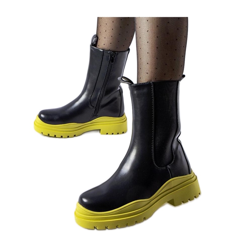 Svarta stövletter med färgglad sula från Delebio - Solea