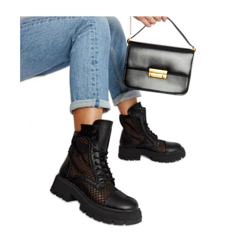 Svarta genomskinliga stövlar