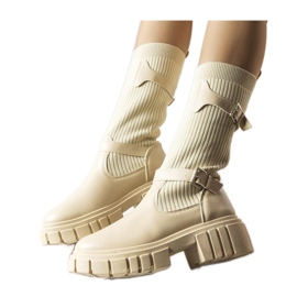 Beige snygga stövlar med en flexibel ovandel Ida - Solea