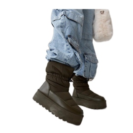 Gröna isolerade plattformssnöskor