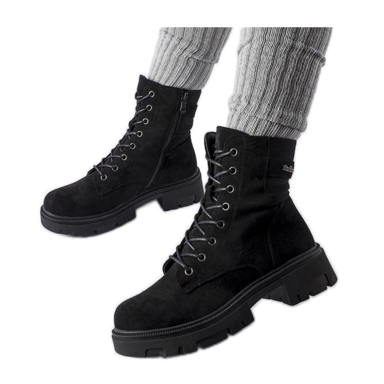 Svarta, lätt isolerade stövlar i ekomocka