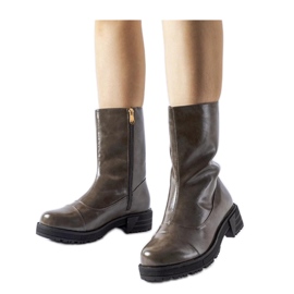 Mörkgrå isolerade stövlar