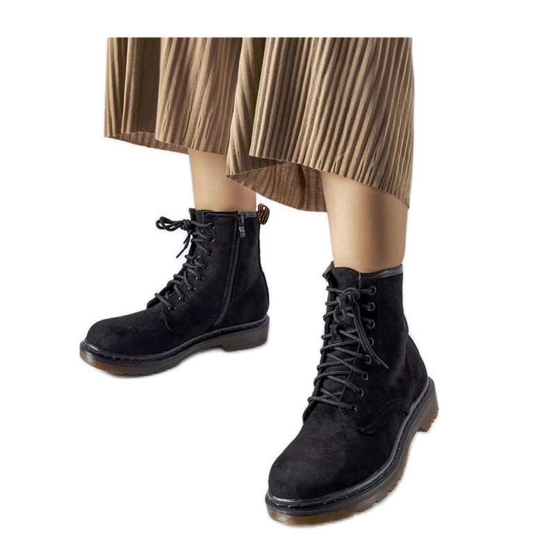 Arbetare i svart ekomocka