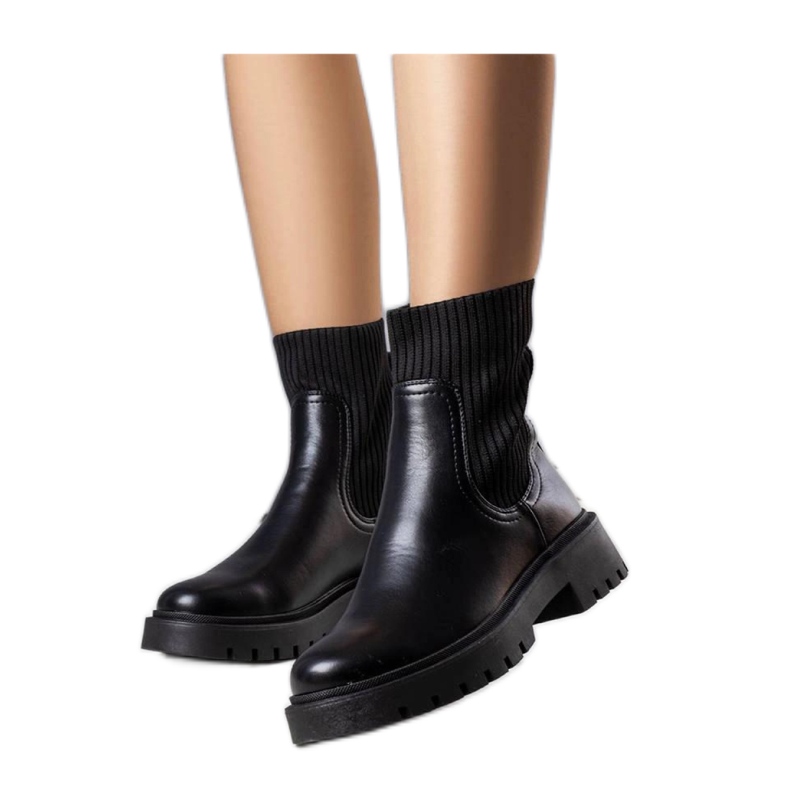 Svarta isolerade stövlar