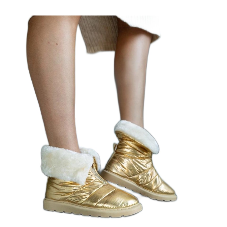 Guldisolerade snöstövlar med krage gyllene