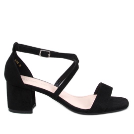 Svarta sandaler med låg klack