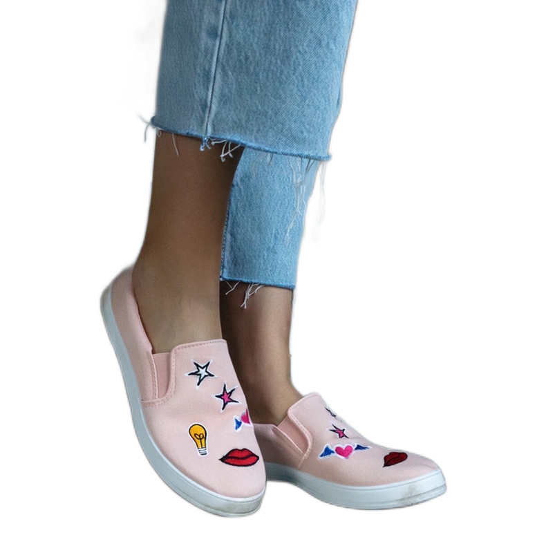 Rosa tyg sneakers med lappar