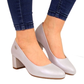 Pumpar på Sergio Leone Beige-Perła Post