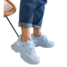 Blå sportsneakers med massiv sula