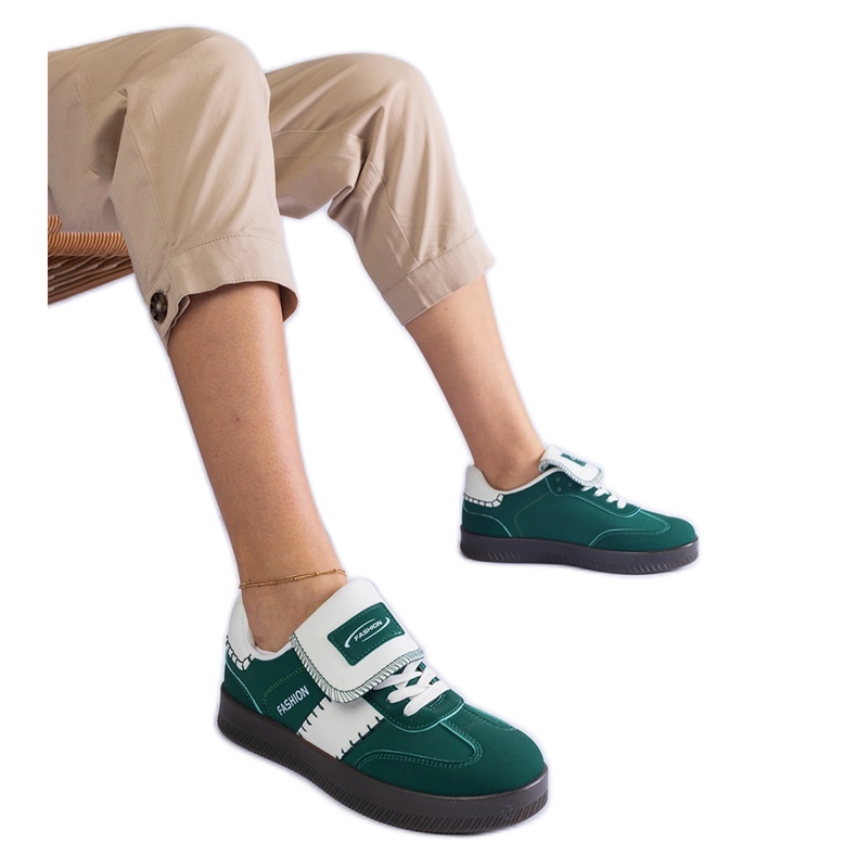 Gröna plattformssneakers med sömmar