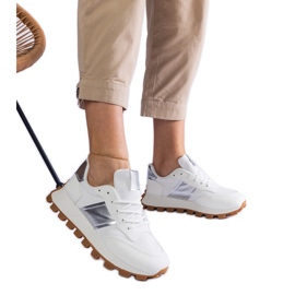 Vita sneakers med synligt skydd