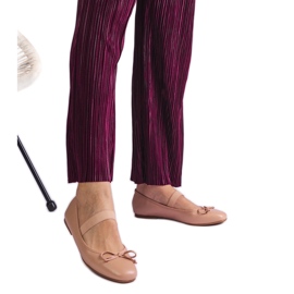 Beige Ballerinas med ett elastiskt band och en dekorativ båge