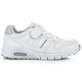 Ax Boxing Skodon på bindningar och rånar vit