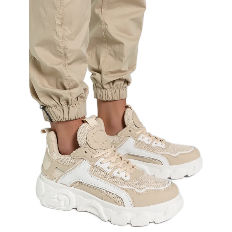 H&amp;D beige sneakers