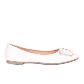 D/GMR Purvis vita ballerinor